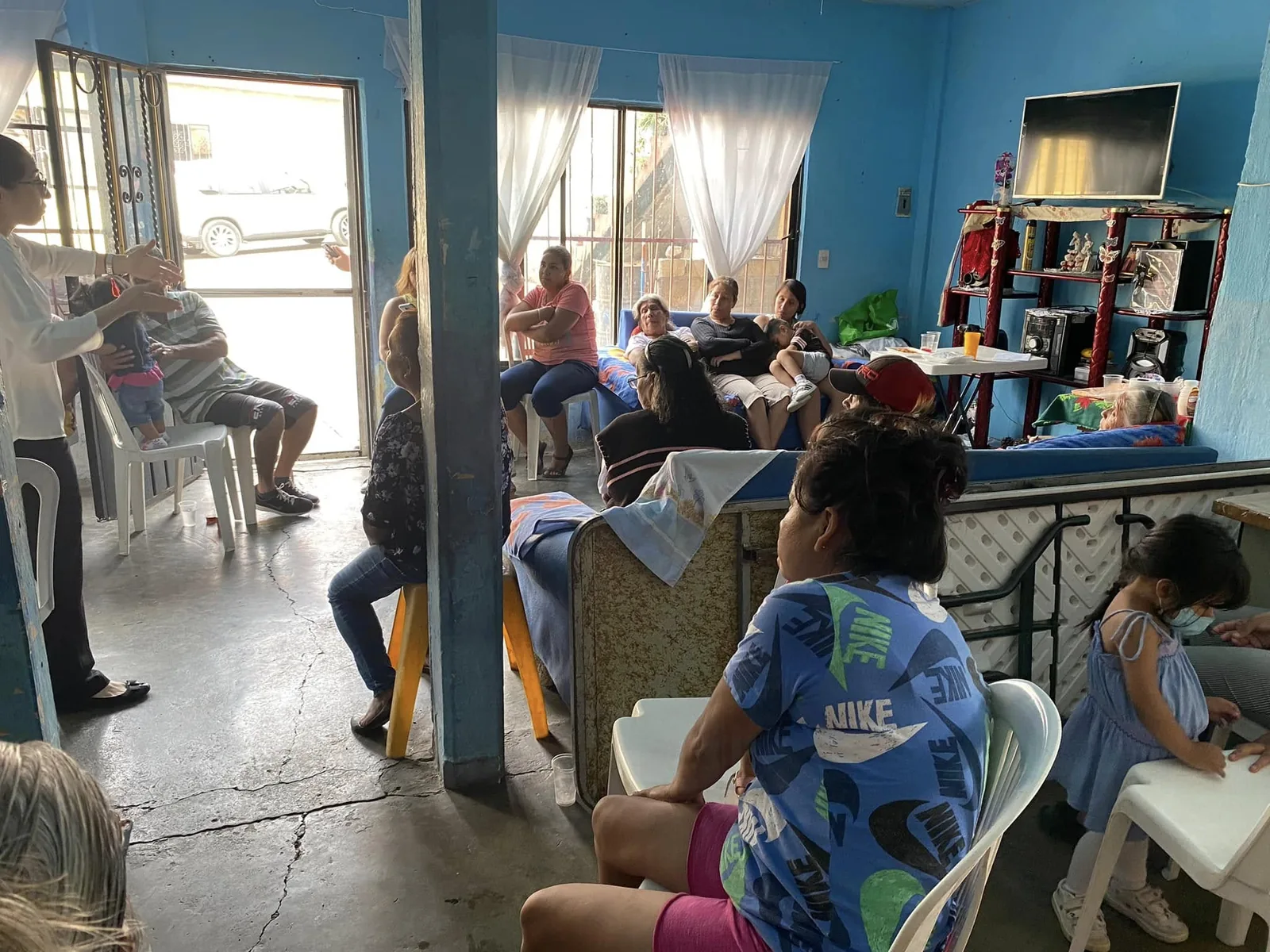 Reunión comunitaria con familias